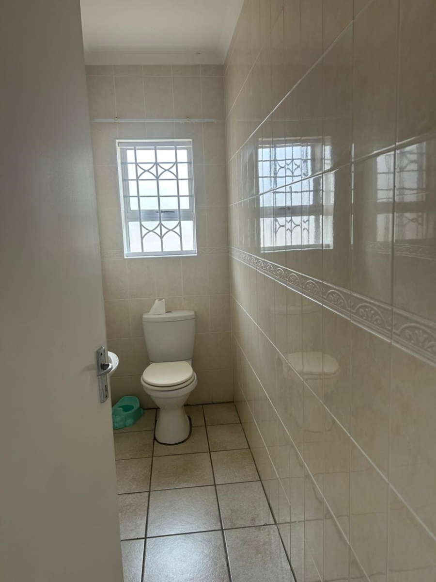 To Let 3 Bedroom Property for Rent in Summerstrand Eastern Cape